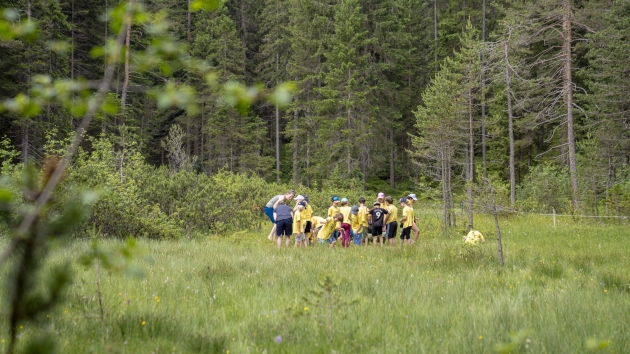 Lavera engagiert sich für den Naturpark Karwendel - Auch Schülerexkursionen in eine 10.000 Jahre alte Hochmoorlandschaft werden unterstützt - Quelle: shino photography/Laverana GmbH